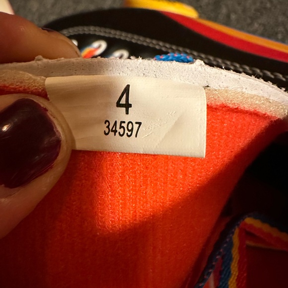 Moxie Rainbow riders roller skates - Picture 8 of 8